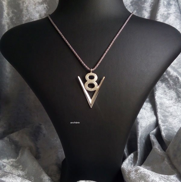 V8 Necklace 925 Silver
