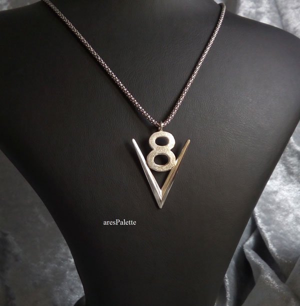 V8 Necklace 925 Silver