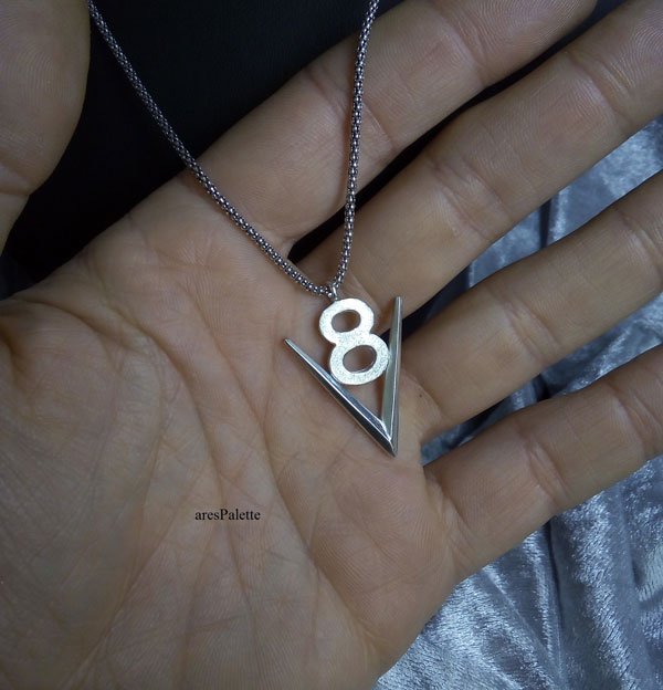 V8 Necklace 925 Silver