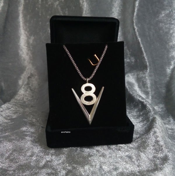 V8 Necklace 925 Silver