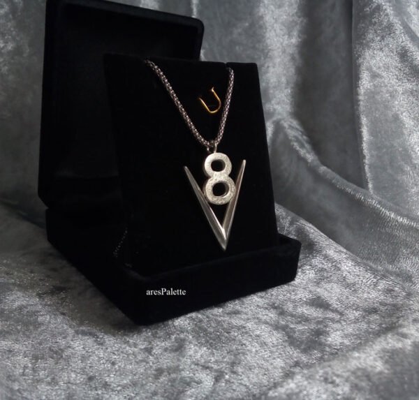 V8 Necklace 925 Silver