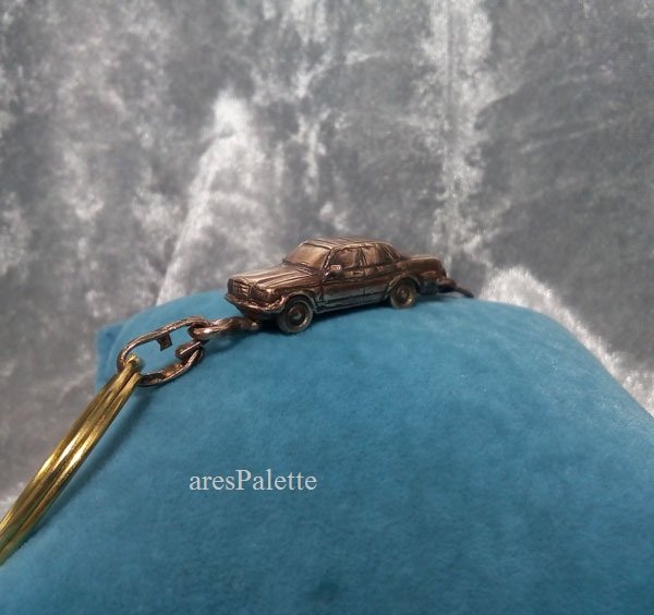 Mercedes W123 Keychain Handmade 3D